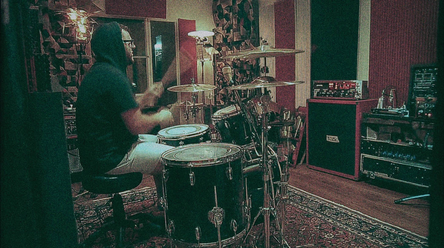 Using the Mixwave Mike Mangini Drum Library to Avoid Robotic Drums