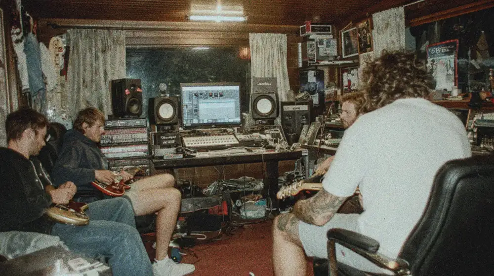 How to sweeten the master bus of a metal mix